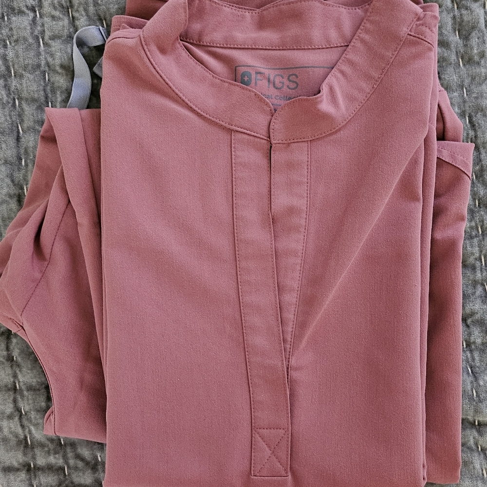 FIGS Women's Technical Collection Scrub Top and Bottoms - Mauve